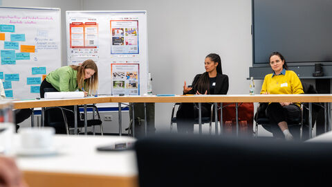 Raum für Vielfalt „Niedrigschwellige und bedarfsorientierte Angebote zur Bewegungsförderung schaffen“, Moderation: Kristina Salman & Linda Huf-Hoko (HAGE) Raum für Vielfalt „Niedrigschwellige und bedarfsorientierte Angebote zur Bewegungsförderung schaffen“, Moderation: Kristina Salman & Linda Huf-Hoko (HAGE)